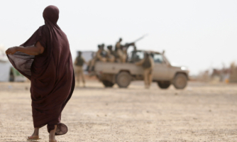 Burkina Faso. Des groupes armés commettent des crimes de guerre dans des localités assiégées